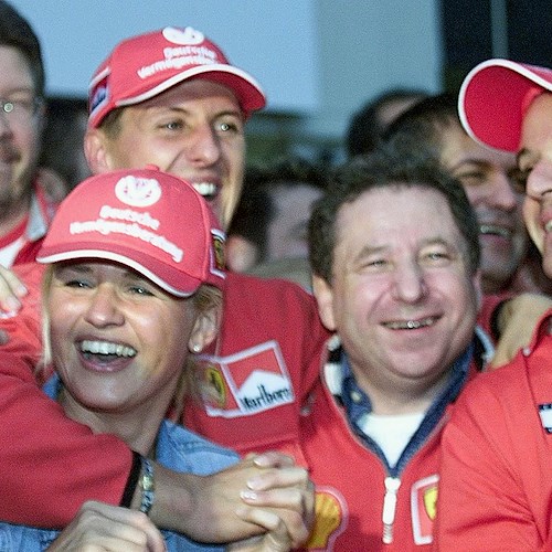 Schumacher portato su una Mercedes AMG per stimolare cervello