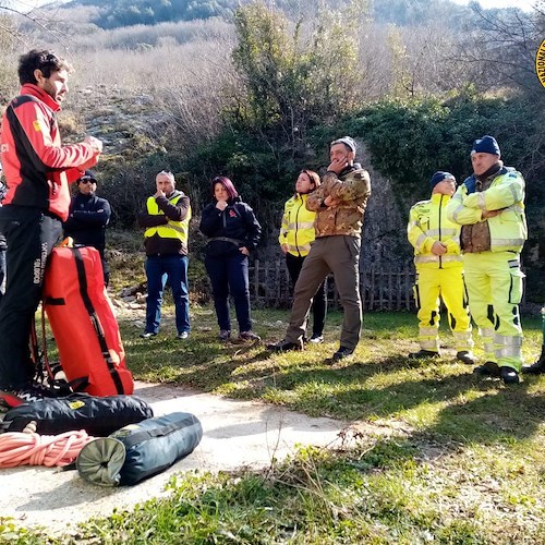 Scivola a terra violentemente rincorrendo i figli, uomo soccorso a Piedimonte Matese