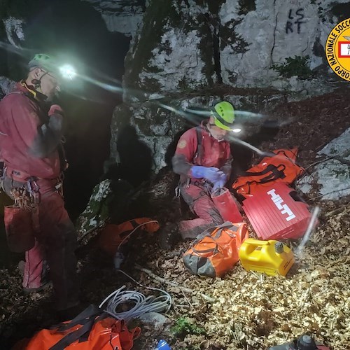 Corpo Nazionale Soccorso Alpino e Speleologico della Campania nella Grotta del Falco <br />&copy; Corpo Nazionale Soccorso Alpino e Speleologico della Campania