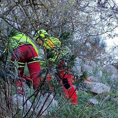 Scivola in zona impervia: cacciatore 55enne trasferito all’ospedale di Salerno<br />&copy; Soccorso Alpino e Speleologico della Campania