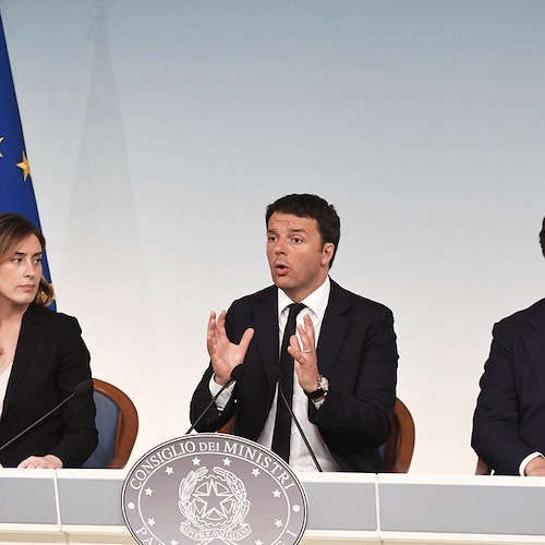 Scontro Renzi - Calenda, addio partito unico