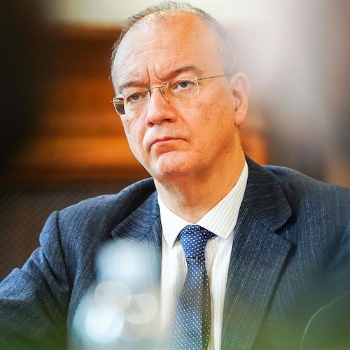 Scuola, Valditara: "Aumentare stipendi docenti"