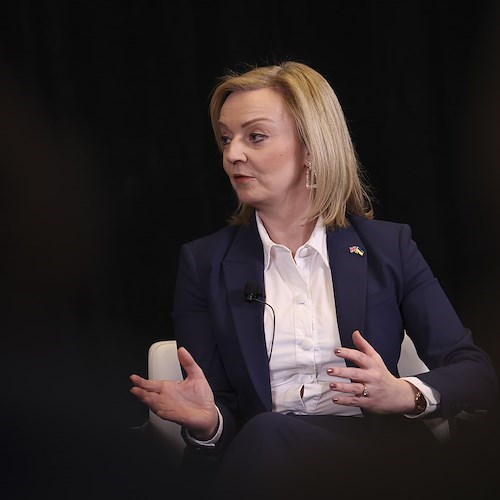 Sfida tra Liz Truss e Rishi Sunak per succedere a Boris Johnson in Gran Bretagna