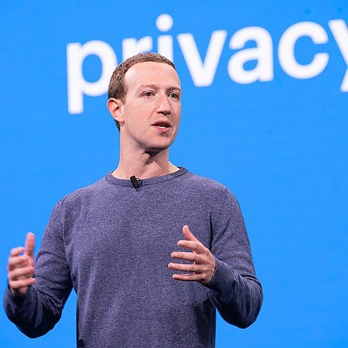 Sfida tra Musk e Zuckerberg, non solo polemiche sulla location italiana. Il patron di Meta frena