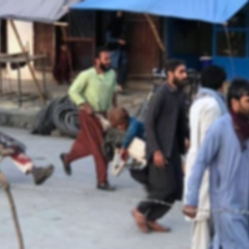 Si aggrava il bilancio delle vittime nell'attentato di Kabul: 170 le vittime e più di 200 feriti