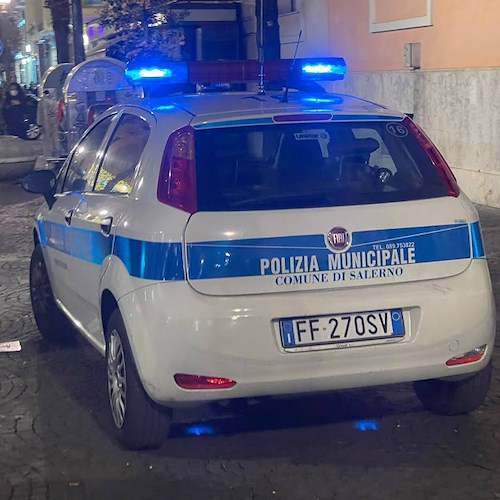 Si denuda sul lungomare di Salerno, senegalese fermato dalla Polizia Municipale 
