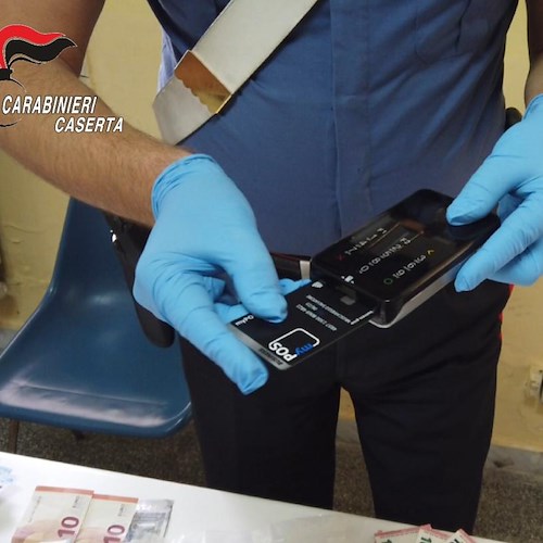 Si faceva pagare la cocaina con il bancomat: carabinieri arrestano 51enne a Caserta 