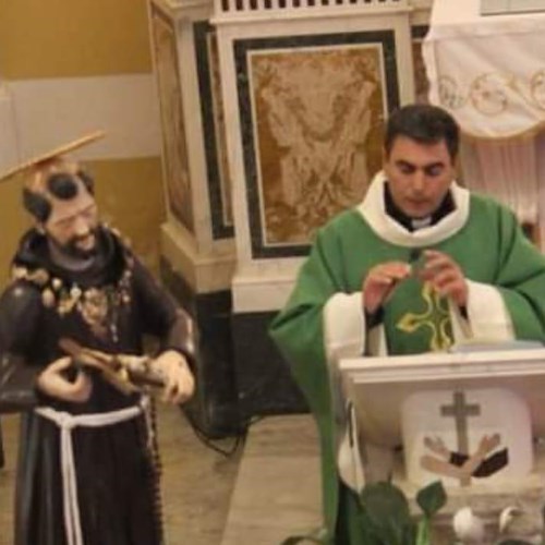Don Donato Romano, parroco di Teggiano<br />&copy; Salvatore Musella
