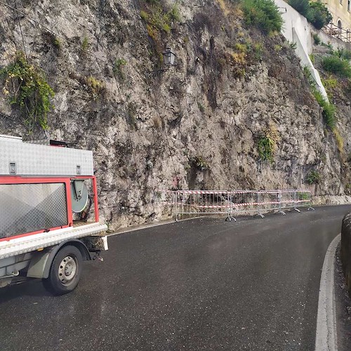 Smottamento ad Amalfi per la pioggia battente, consigliere Laudano all’Ufficio Tecnico: «Io vi avevo avvertito»