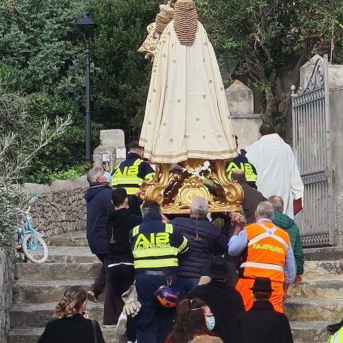 Solennità del patrocinio della Vergine del Carmelo. A Conca dei Marini Don Andrea presenta alla Comunità la P.A. Resilienza Costa d'Amalfi /foto