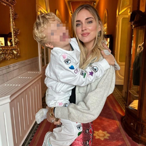 «Solo un minuto Leo. Fai un sorriso poi hai finito». Bufera per il video di Chiara Ferragni 