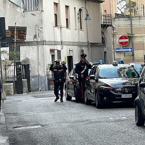 Sorpresi con la droga a Maiori, a processo addetti al catering del film. Disposta autopsia per il 55enne morto di infarto