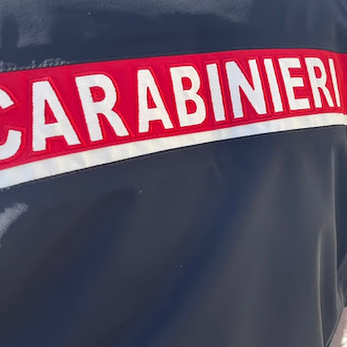 Sorrento, 19enne in fuga con droga: non si ferma all'alt e investe carabiniere 