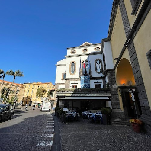 Sorrento, avviso pubblico per l'assegnazione di buoni spesa 