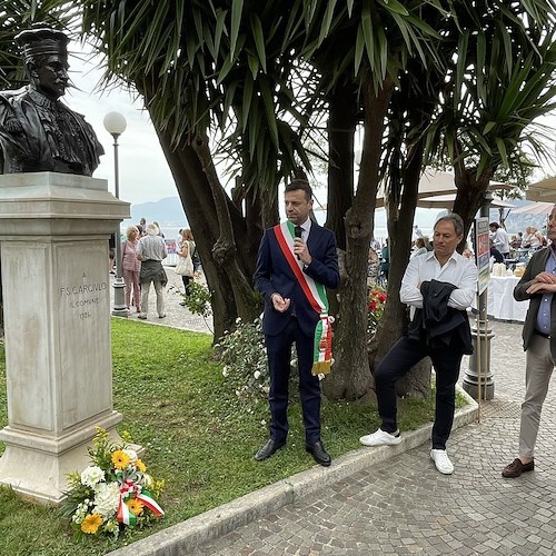 ﻿Sorrento, restaurato in villa comunale il busto di Francesco Saverio Gargiulo