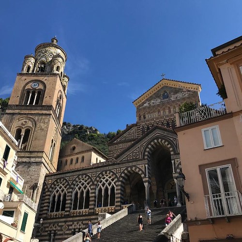 Sospensione dei mercati settimanali di Amalfi, Maiori e Minori: interviene l'ANA con un duro post