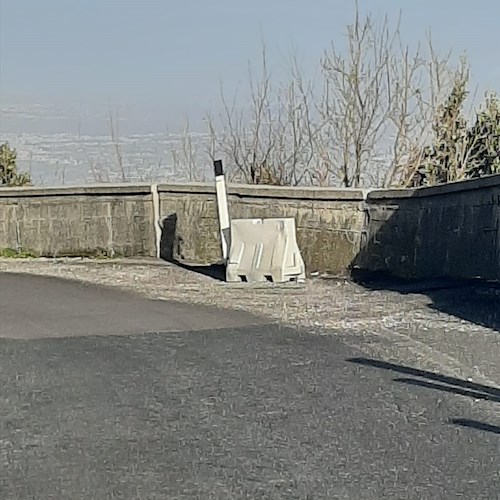 SP2 Chiunzi-Corbara: fratture su muretto, cedimento stradale annunciato?