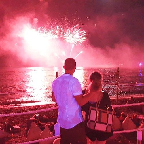 Spettacolare Visione dei Fuochi d'Artificio dalla Otium Spa Mare per la Festa Patronale di Minori