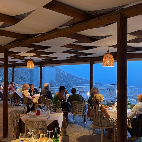 Stagione turistica 2023: l'Hotel Margherita di Praiano apre selezione personale / COME CANDIDARSI