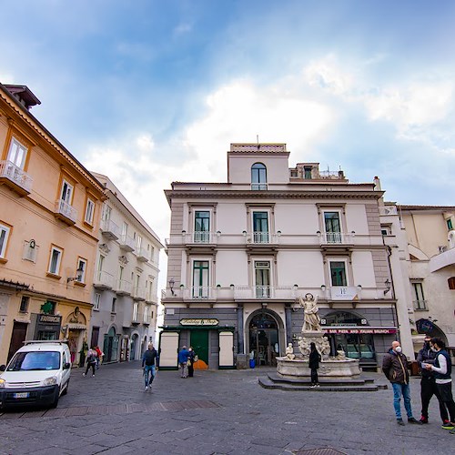 Stagione turistica, ad Amalfi istituita l'isola pedonale nel centro storico / ORARI 
