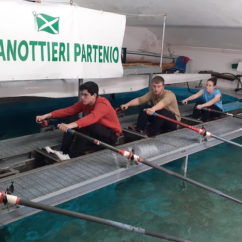 Studenti del "Marini Gioia" si allenano a Maiori: obbiettivo partecipare ai Campionati Studenteschi di Canottaggio