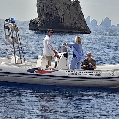 Su Canale 5 "L'Arca di Noè" dedica un servizio sul mare protetto della costiera Sorrentino-Amalfitana <br />&copy; Area marina protetta Punta Campanella