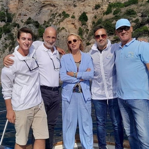 Su Canale 5 "L'Arca di Noè" dedica un servizio sul mare protetto della costiera Sorrentino-Amalfitana <br />&copy; Area marina protetta Punta Campanella