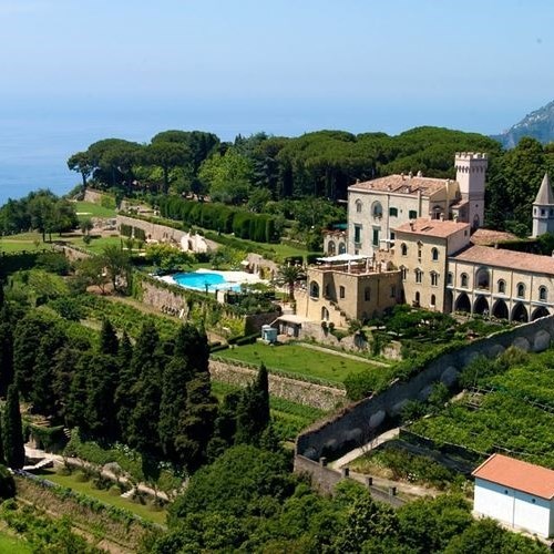 Su “Vogue” il racconto di un meraviglioso viaggio tra Positano e Ravello