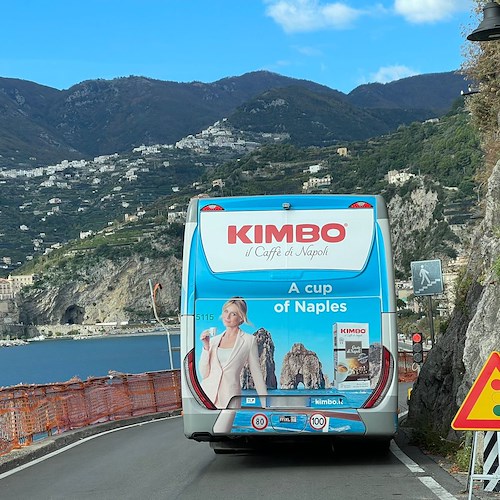 Tagli al trasporto scolastico in Costa d'Amalfi: studenti del "Marini-Gioia" avviano petizione per chiedere potenziamento 