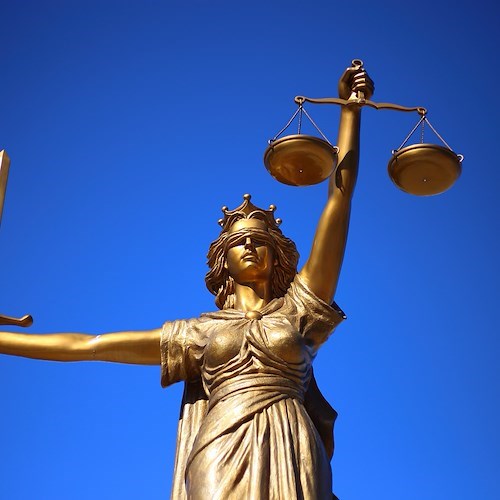 Taranto, a processo ex dirigenti Ilva per bimbo che morì di tumore