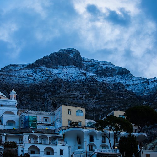 Temperature in calo, neve sulle montagne di Positano: le foto di Fabio Fusco 