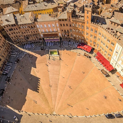 Terremoto di magnitudo 3.5 a Siena, gente in strada per la paura. Sindaco chiude le scuole 