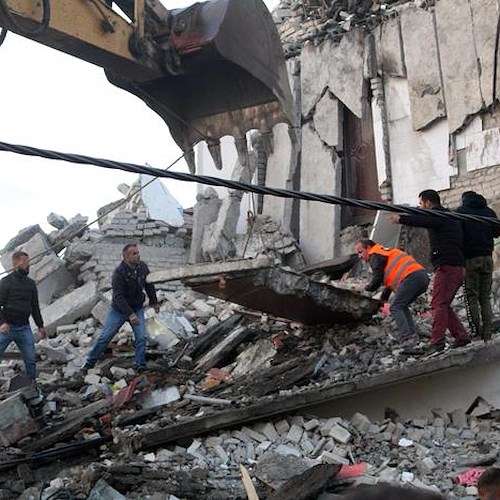 Terremoto in Albania. Almeno 6 i morti ed un numero ancora imprecisato di feriti
