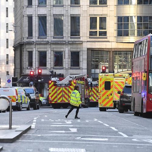 Terrorista in libertà uccide due persone e semina il panico a Londra