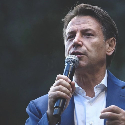Tetto contante depennato nel Decreto Aiuti, la rabbia di Conte: «Ennesima figuraccia del Governo»