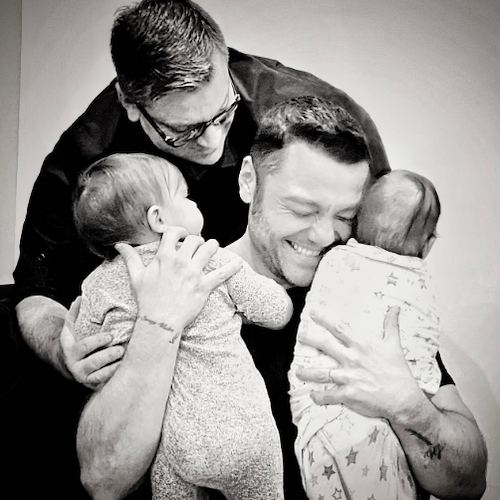 Tiziano Ferro è diventato papà: «Benvenuti Margherita e Andres, siete le nostre meraviglie»