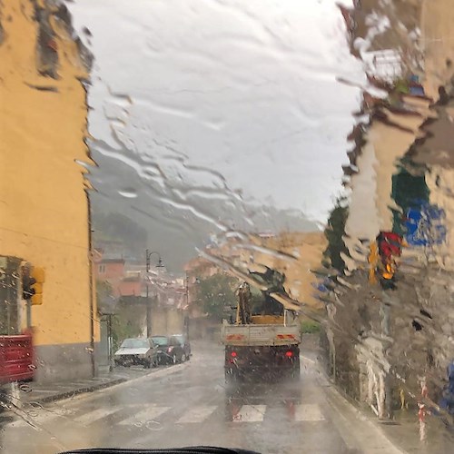 Torna il maltempo in Costa d’Amalfi: 25 agosto allerta meteo gialla con temporali e rischio frane