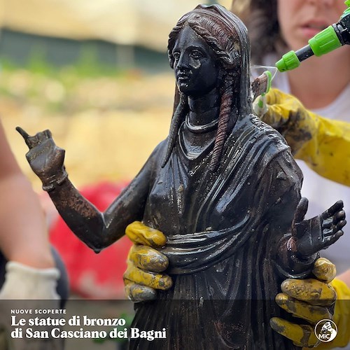 Toscana, 24 bronzi emersi dalle acque di San Casciano dei Bagni: una scoperta che "riscriverà la storia"