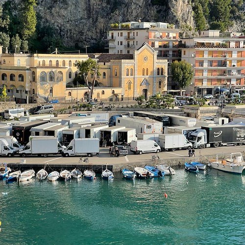 Tragedia a Maiori. Uomo si accascia a terra e muore