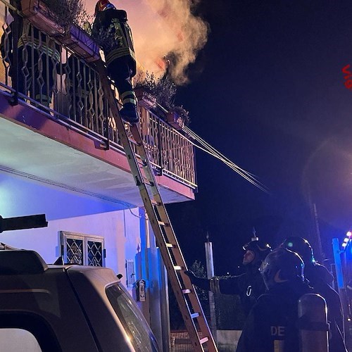 Tragedia a Torre del Greco, esplosione in un appartamento: due morti<br />&copy; vigili del fuoco