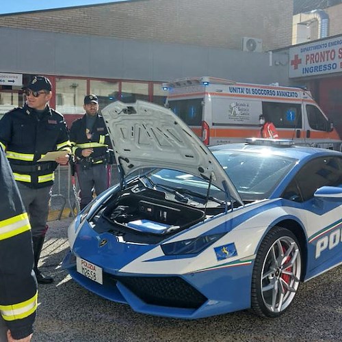 Trapianto urgente, la Lamborghini della Polizia stradale sfreccia da L'Aquila a Torino in meno di 5 ore 