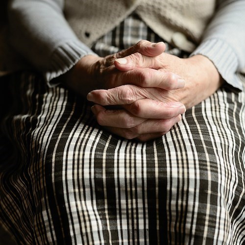Truffa a Genova, anziana di quasi 100 anni mette in fuga uomo che si fingeva tecnico dei termosifoni 