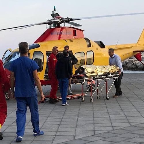 Turista colto da malore ad Amalfi: corsa a Castiglione, poi l'intervento dell'eliambulanza