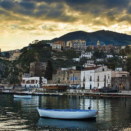 Tutelare l'ambiente marino, a Vico Equense una rete da pesca per recuperare rifiuti 