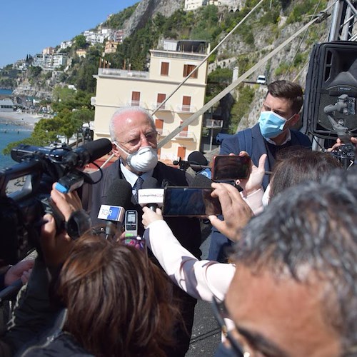 «Tutto esaurito in Costiera Amalfitana», De Luca annuncia ripresa turistica nonostante disdette di russi