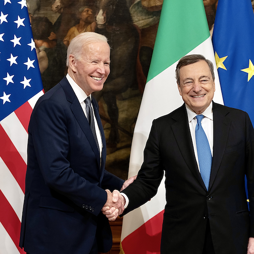 Ucraina e contrasto alla Russia: Draghi sente Zelensky, premier italiano da Biden il 10 maggio