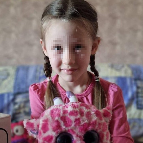 Ucraina, Elya morta a 6 anni per arresto cardiaco: era nascosta in un bunker per paura delle bombe russe 