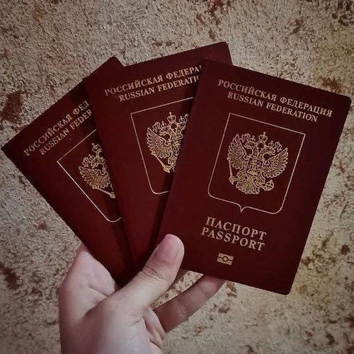 Ucraina, l'Unione Europea rallenta le procedure per ottenimento dei visti ai russi