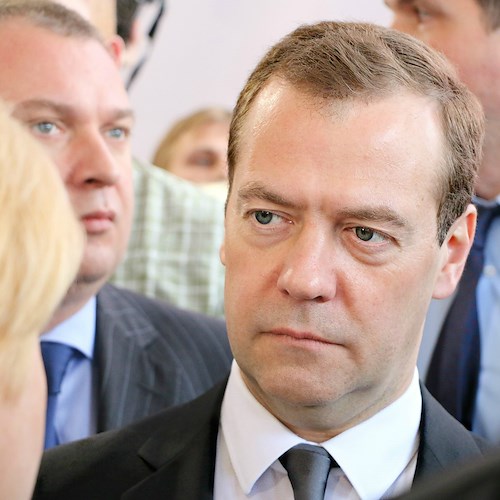 Ucraina, la minaccia di Medvedev: "Abbiamo diritto di usare armi nucleari"