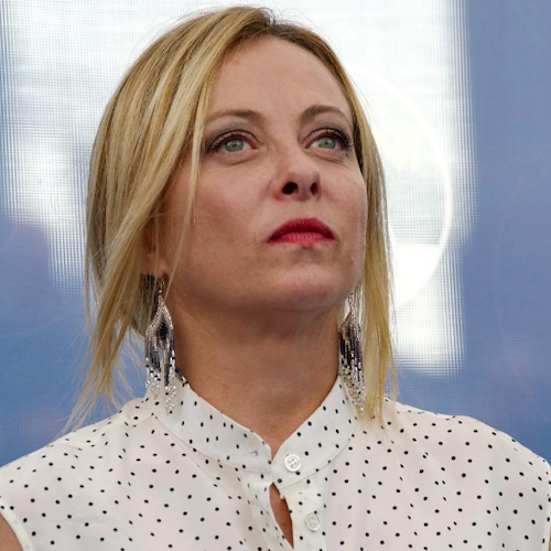 Ucraina, Meloni: «Da Putin inaccettabile tentativo di annessione». Nuove esplosioni e morti a Kiev